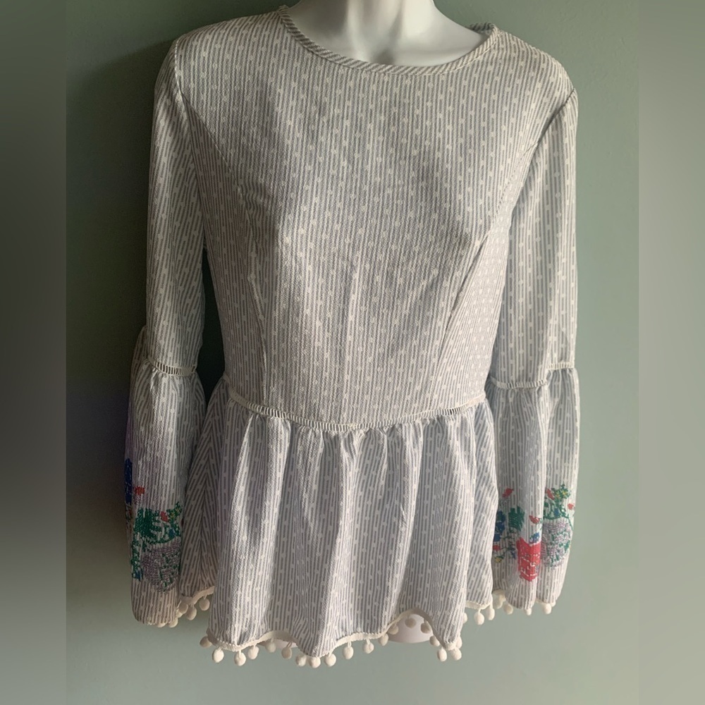 Jeuvre Top with Bell Sleeves- Sz S womens/fitted